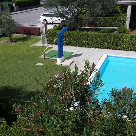 Chung cư 50 m² 1 phòng ngủ, 1 phòng tắm riêng ở Santa Maria di Lugana Sirmione Ngoại thất bức ảnh