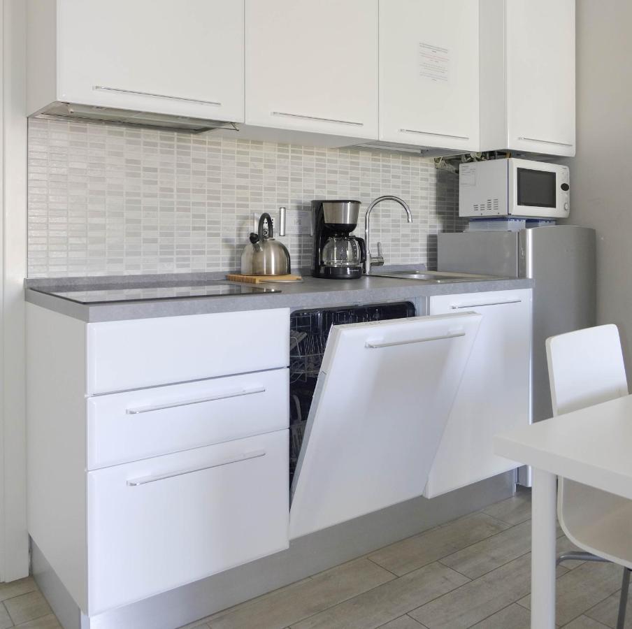 Chung cư 50 m² 1 phòng ngủ, 1 phòng tắm riêng ở Santa Maria di Lugana Sirmione Ngoại thất bức ảnh