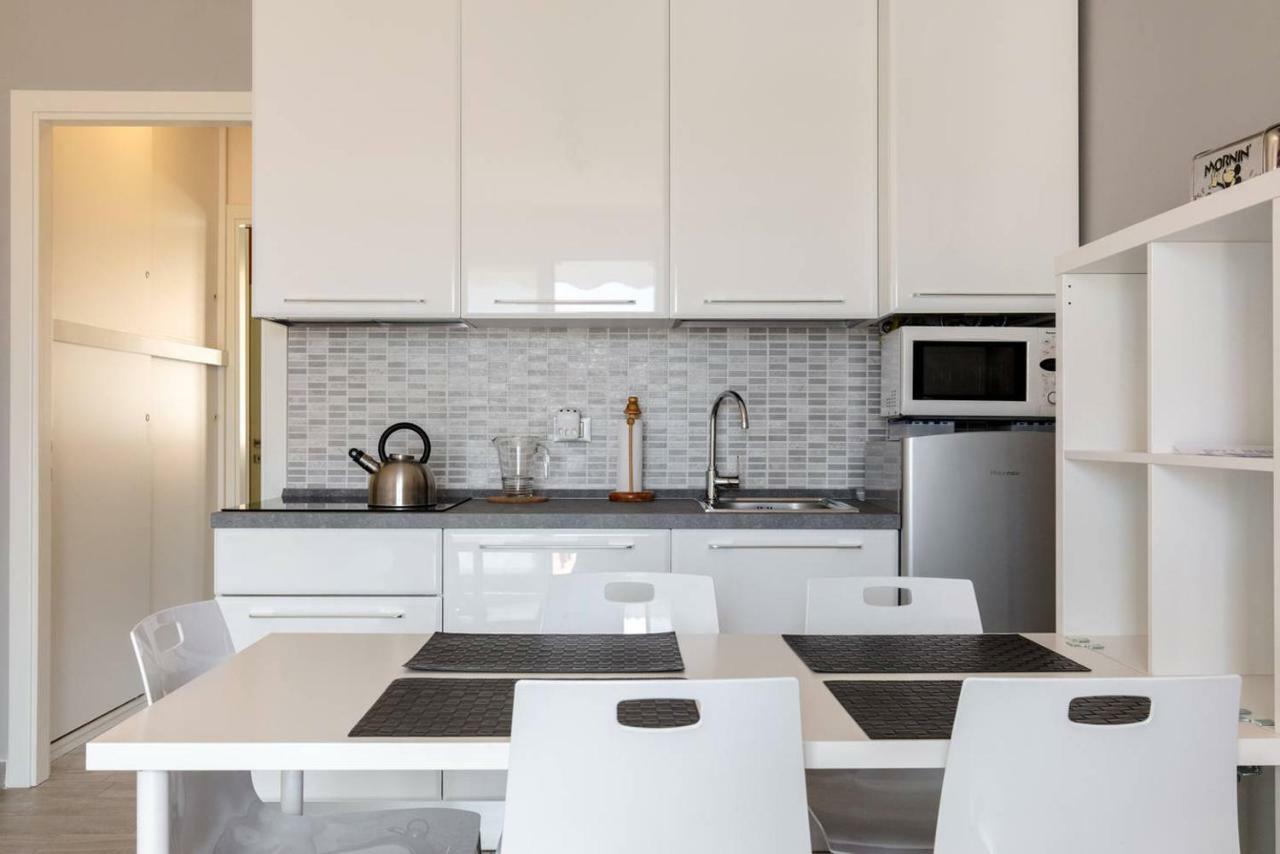 Chung cư 50 m² 1 phòng ngủ, 1 phòng tắm riêng ở Santa Maria di Lugana Sirmione Ngoại thất bức ảnh